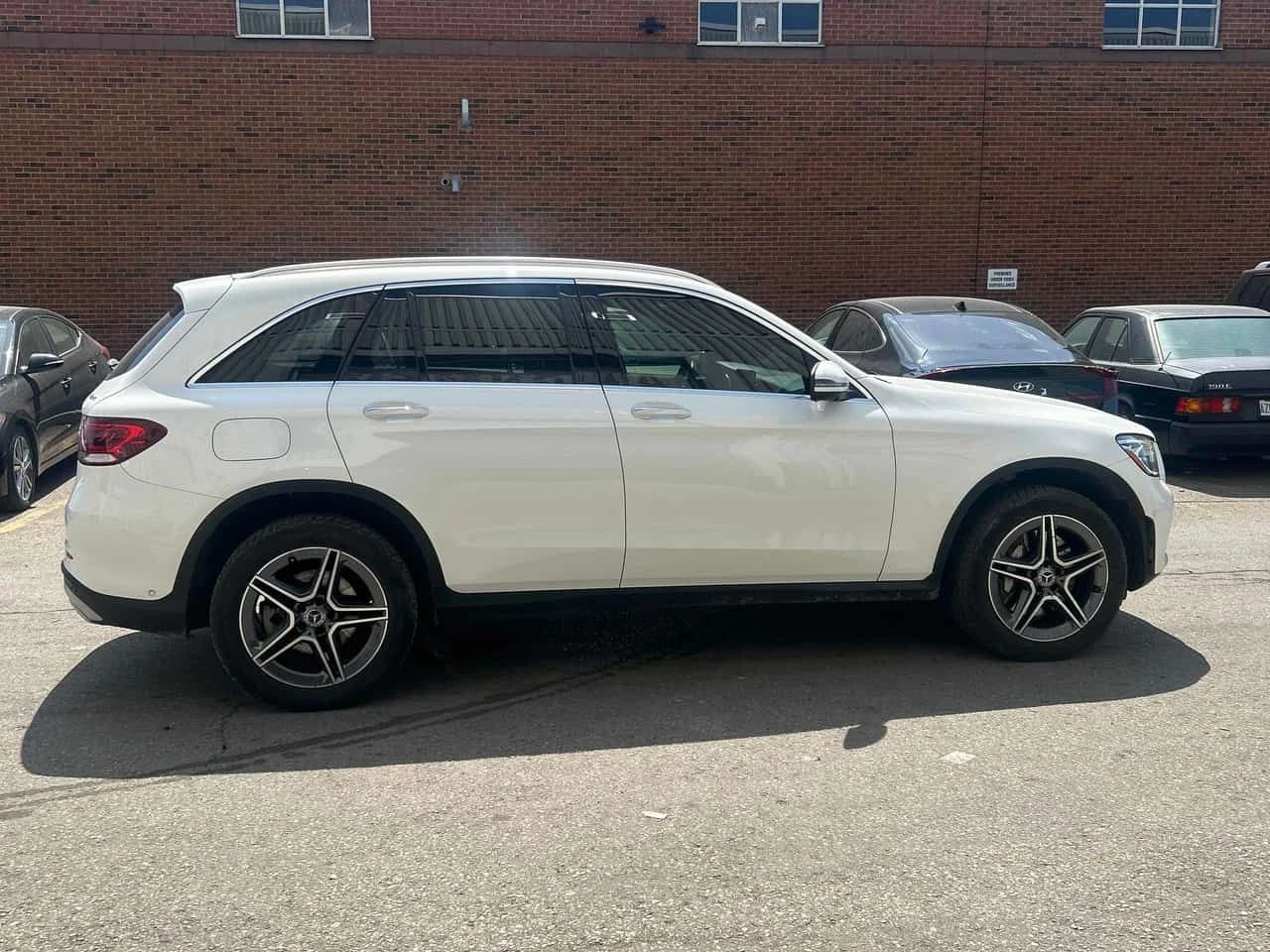Mercedes-Benz GLC 300 * 360 * ПОДГРЕВ * ПАМЕТ * NAVI, снимка 3 - Автомобили и джипове - 54460399