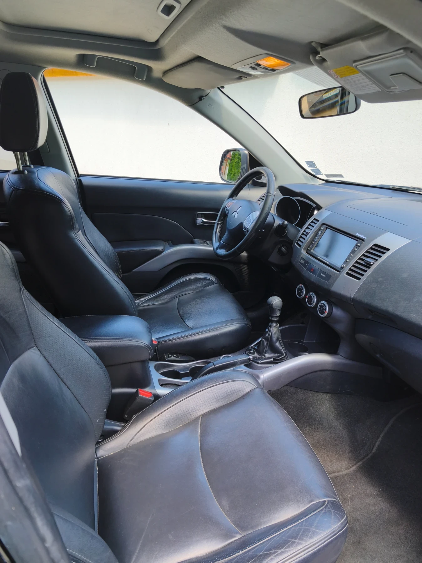 Mitsubishi Outlander, снимка 6 - Автомобили и джипове - 54803446