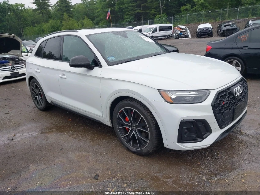 Audi SQ5 PREMIUM PLUS TFSI QUATTRO TIPTRONIC / DISTRONIC 