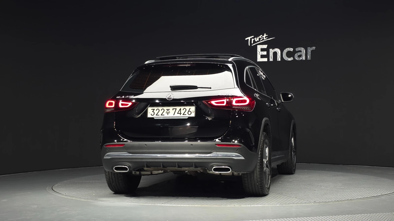 Mercedes-Benz GLA 250 4MATIC | ACC | Шибедах | Памет, снимка 4 - Автомобили и джипове - 56009683