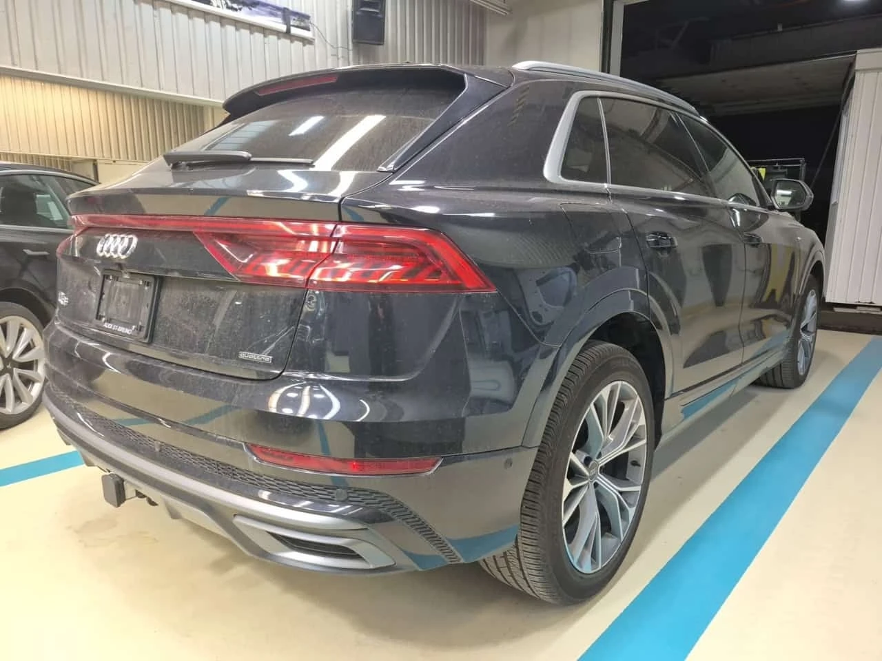 Audi Q8 * Progressiv * CARFAX * ОПЦИЯ ЗА ФИНАНСИРАНЕ, снимка 3 - Автомобили и джипове - 56326277
