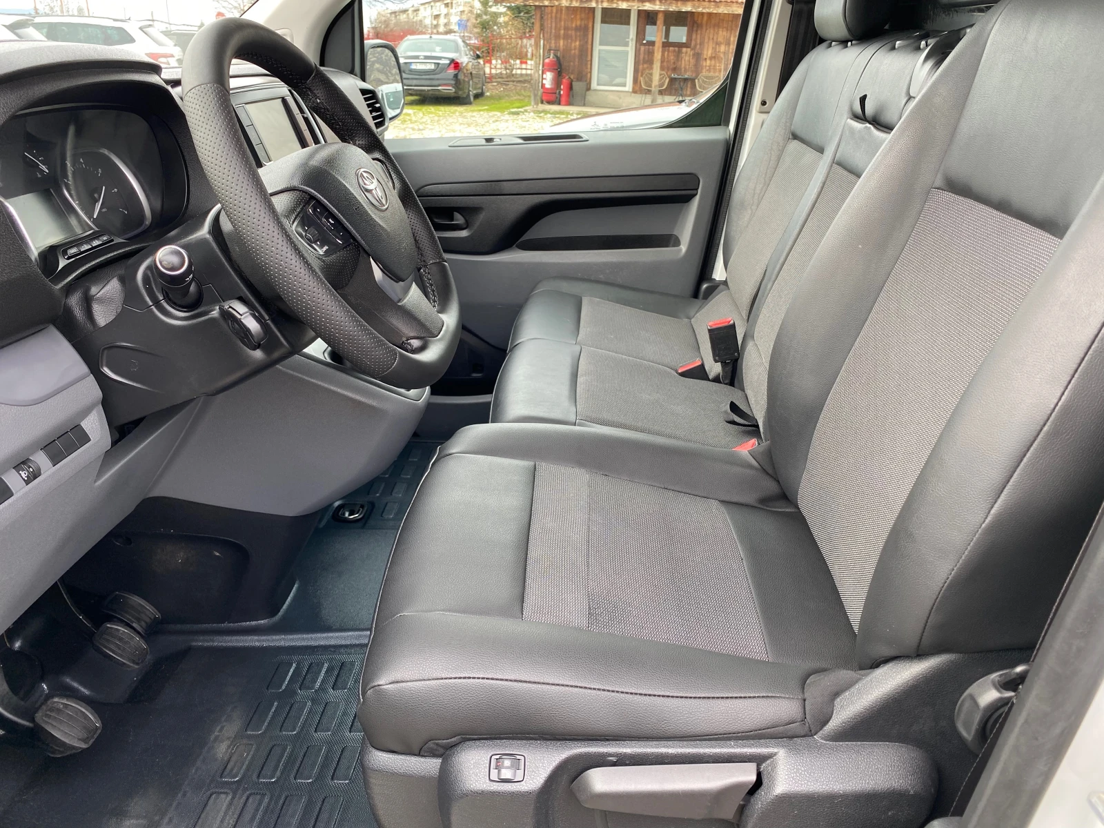 Toyota Proace -2.0D-MAXI/НАВИГАЦИЯ/КАМЕРИ-360/КЛИМАТРОНИК, снимка 7 - Бусове и автобуси - 53815754