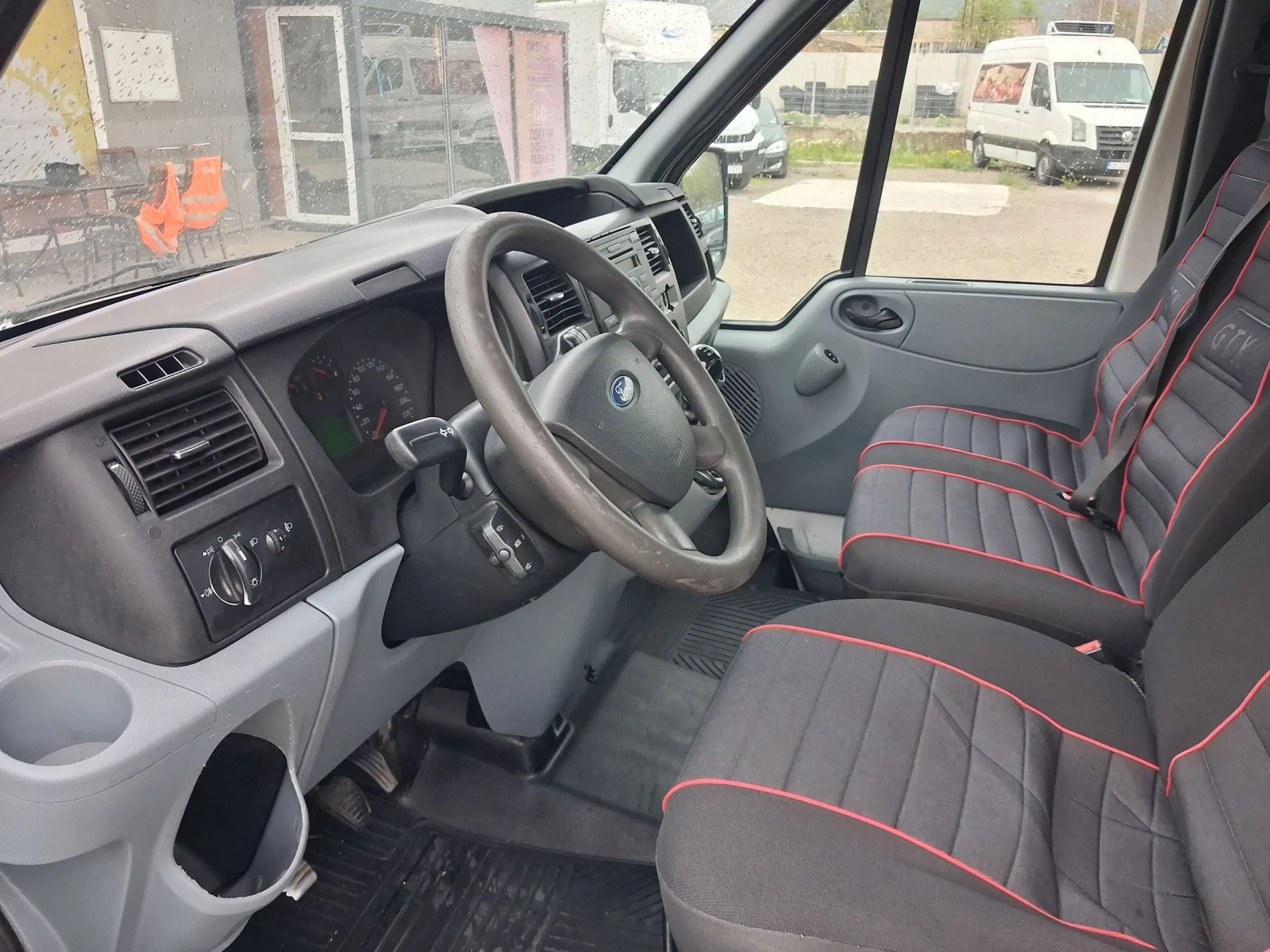 Ford Transit 2.4 , 116 к.с. Бордови 4.20м. 6 скорости 3 места, снимка 9 - Бусове и автобуси - 54691412