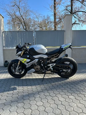     BMW S 1000R