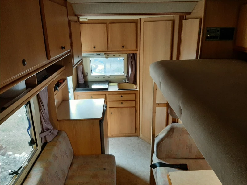 Кемпер Euramobil, снимка 10 - Каравани и кемпери - 51374937