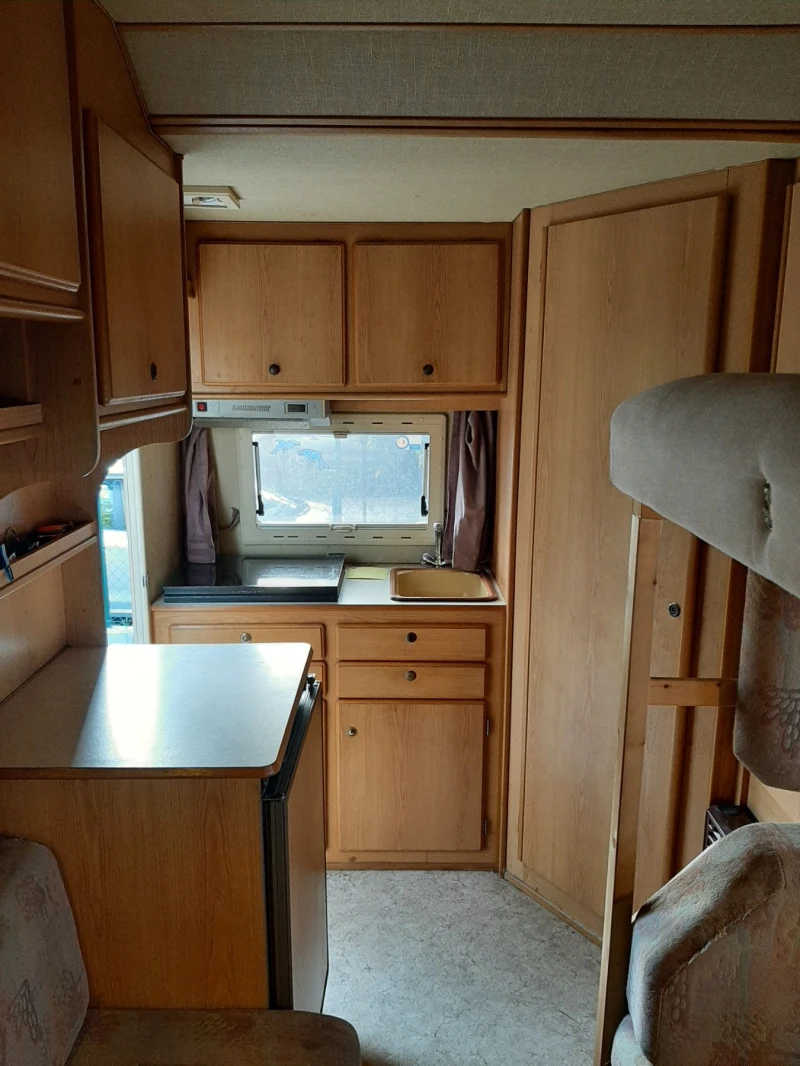 Кемпер Euramobil, снимка 9 - Каравани и кемпери - 51374937