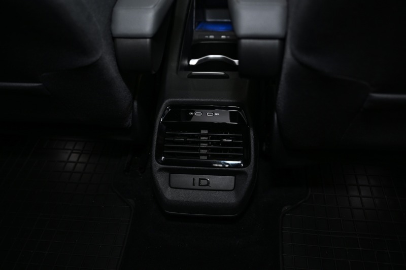 VW ID.4 Pro 82 kWh, снимка 15 - Автомобили и джипове - 44970534