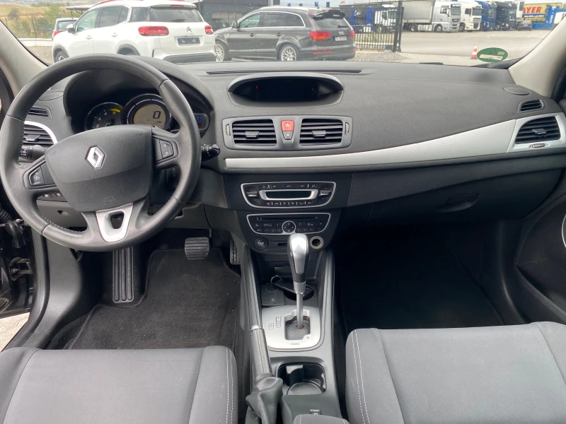 Renault Megane 1.5dci, снимка 10 - Автомобили и джипове - 47303203