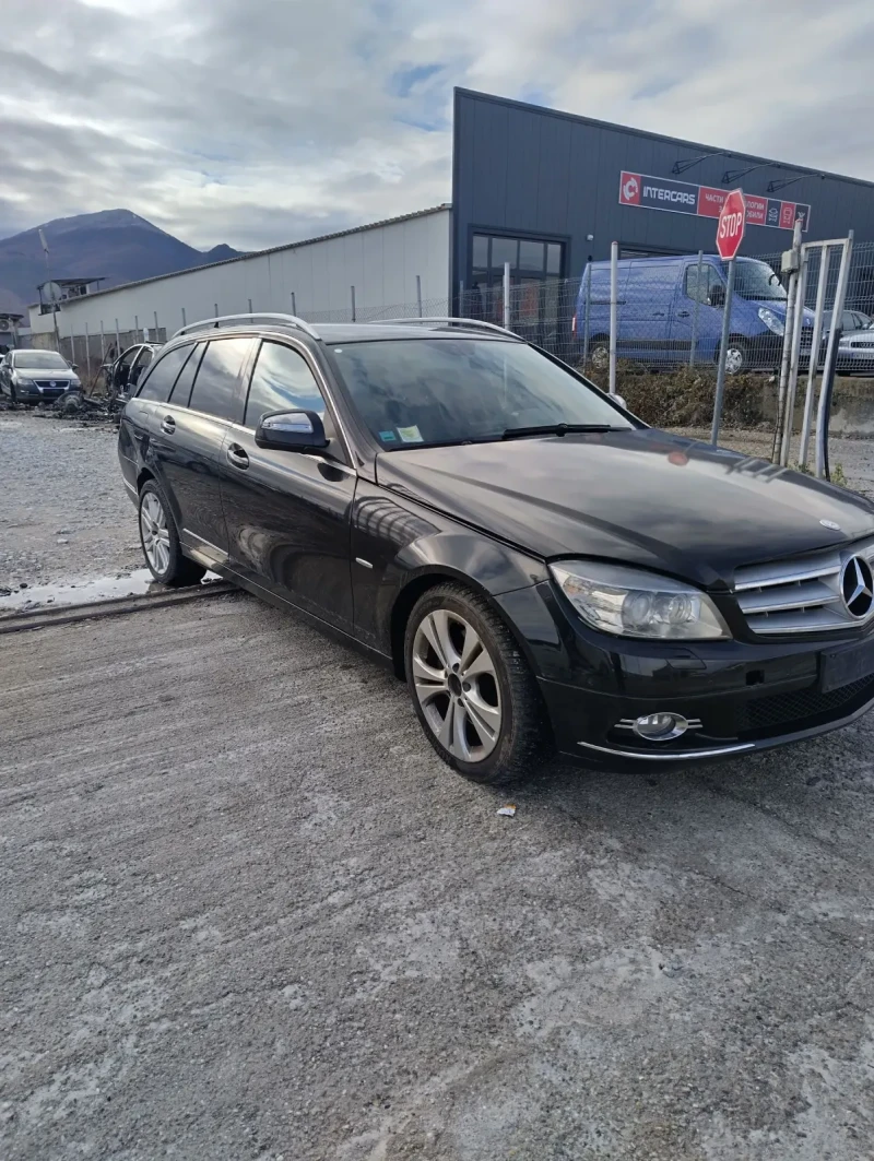 Mercedes-Benz C 320, снимка 2 - Автомобили и джипове - 48196080