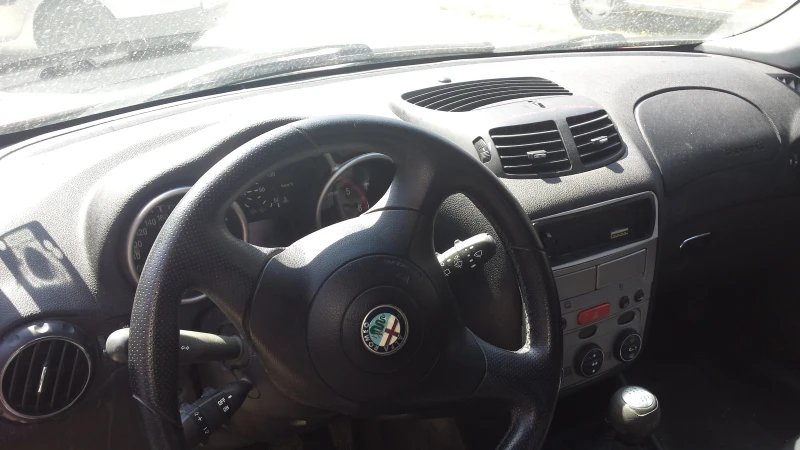 Alfa Romeo 147, снимка 3 - Автомобили и джипове - 48299470