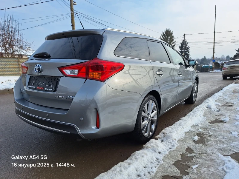 Toyota Auris 1.8 HYBRID EURO 5B, снимка 5 - Автомобили и джипове - 48766976