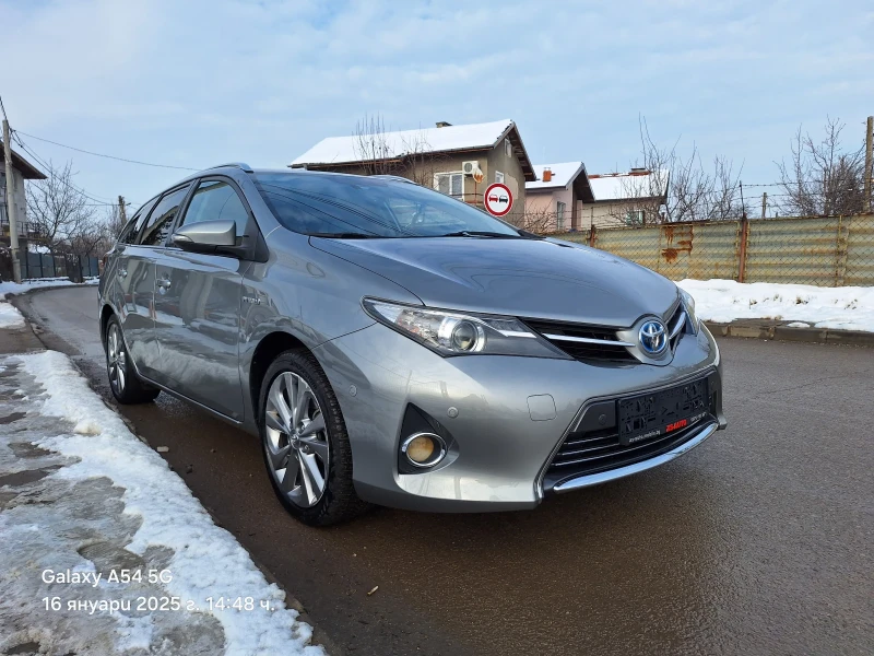 Toyota Auris 1.8 HYBRID EURO 5B, снимка 3 - Автомобили и джипове - 48766976