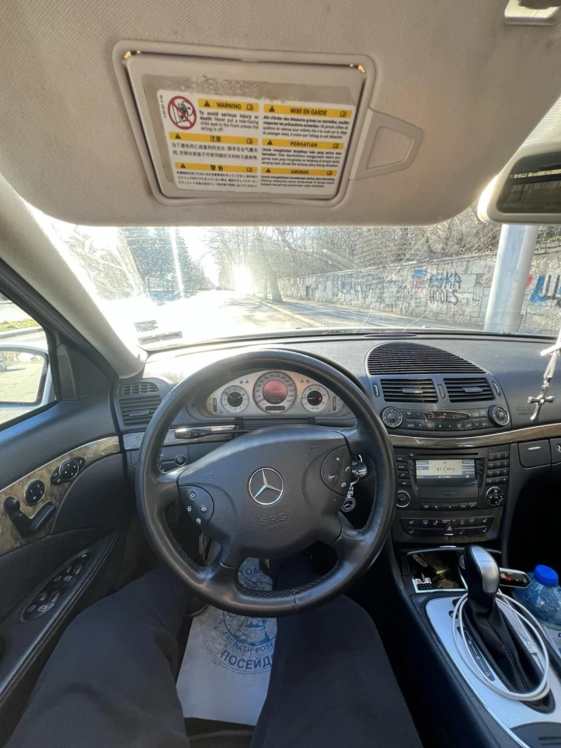 Mercedes-Benz E 320, снимка 11 - Автомобили и джипове - 49056340