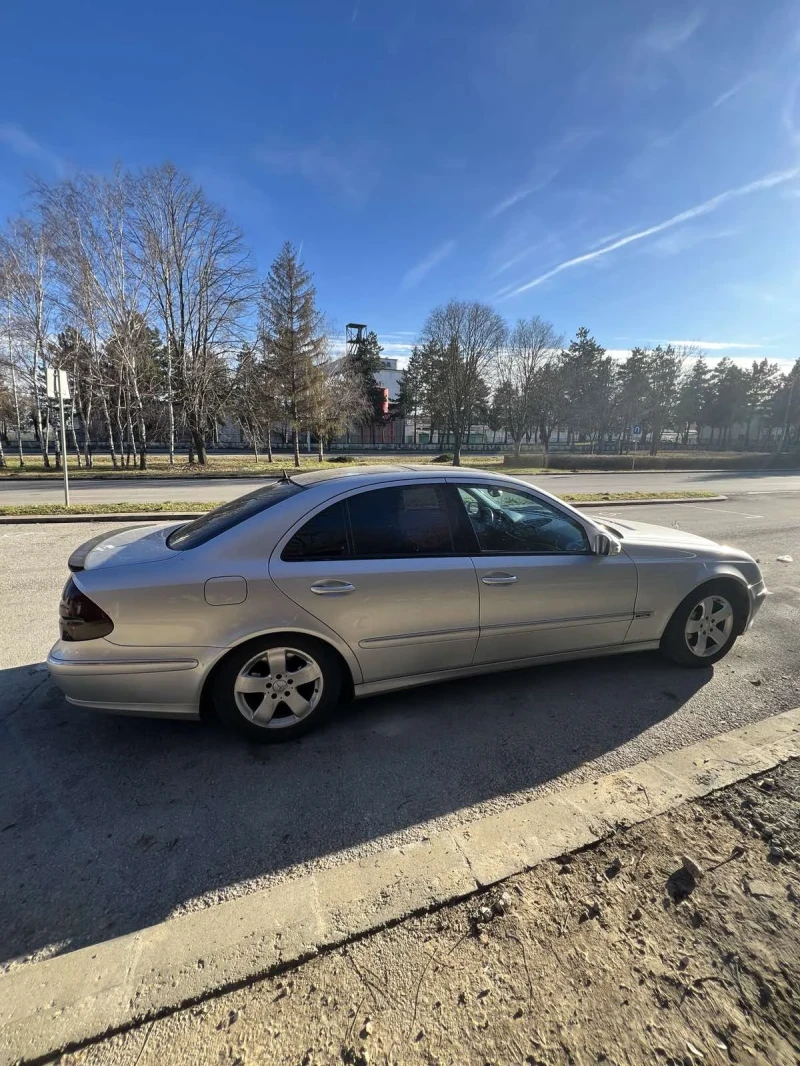 Mercedes-Benz E 320, снимка 5 - Автомобили и джипове - 49056340