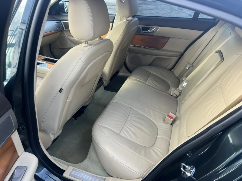 Jaguar Xf, снимка 7 - Автомобили и джипове - 53022759