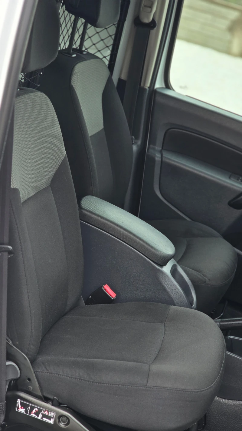 Renault Kangoo 1.5 * Maxi* , снимка 15 - Автомобили и джипове - 53575349