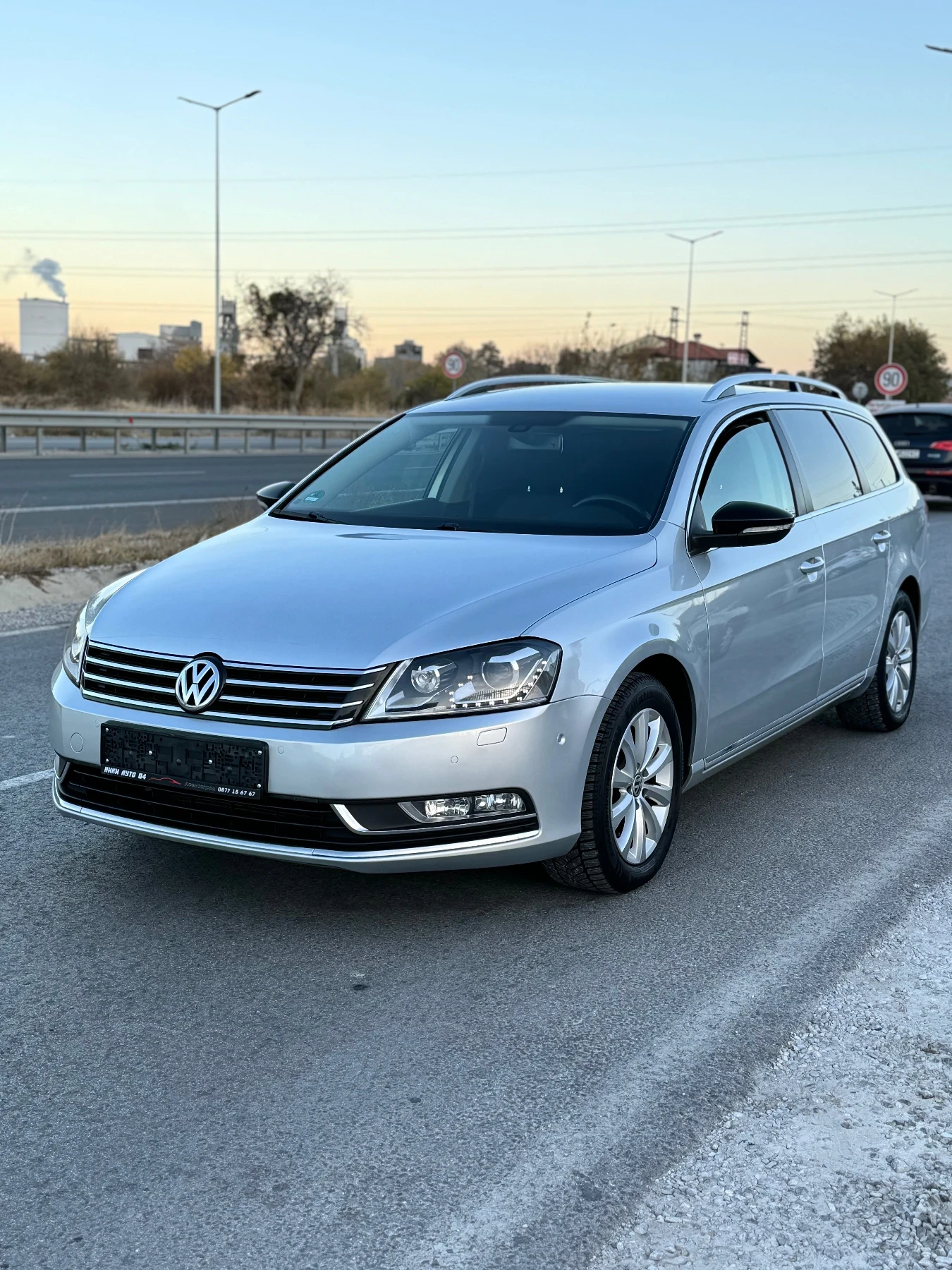 VW Passat 2.0 tdi R-line - [1] 