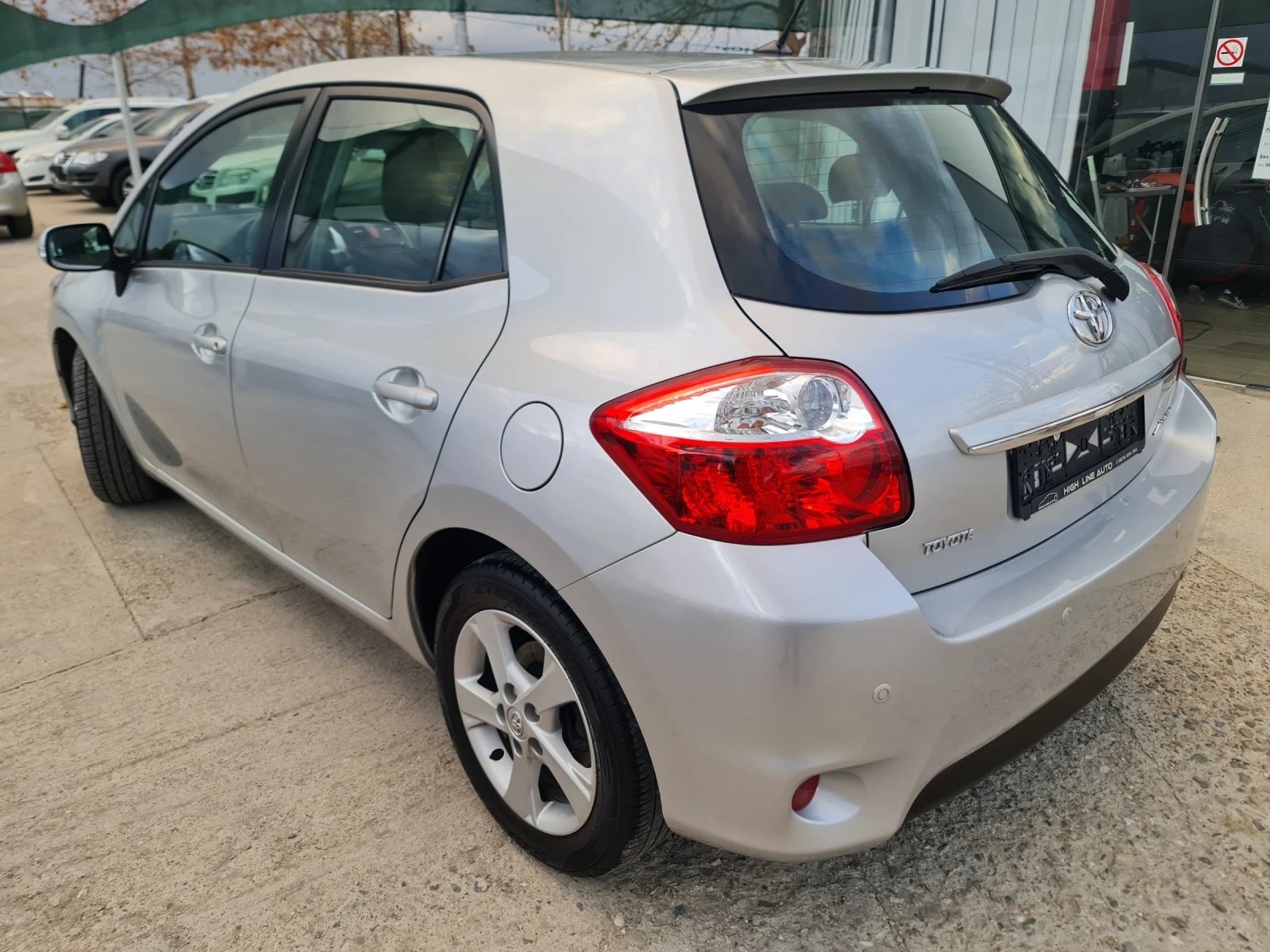 Toyota Auris 1.6 VVTI FaceLift Климатроник Парктроник Евро 5 - изображение 2