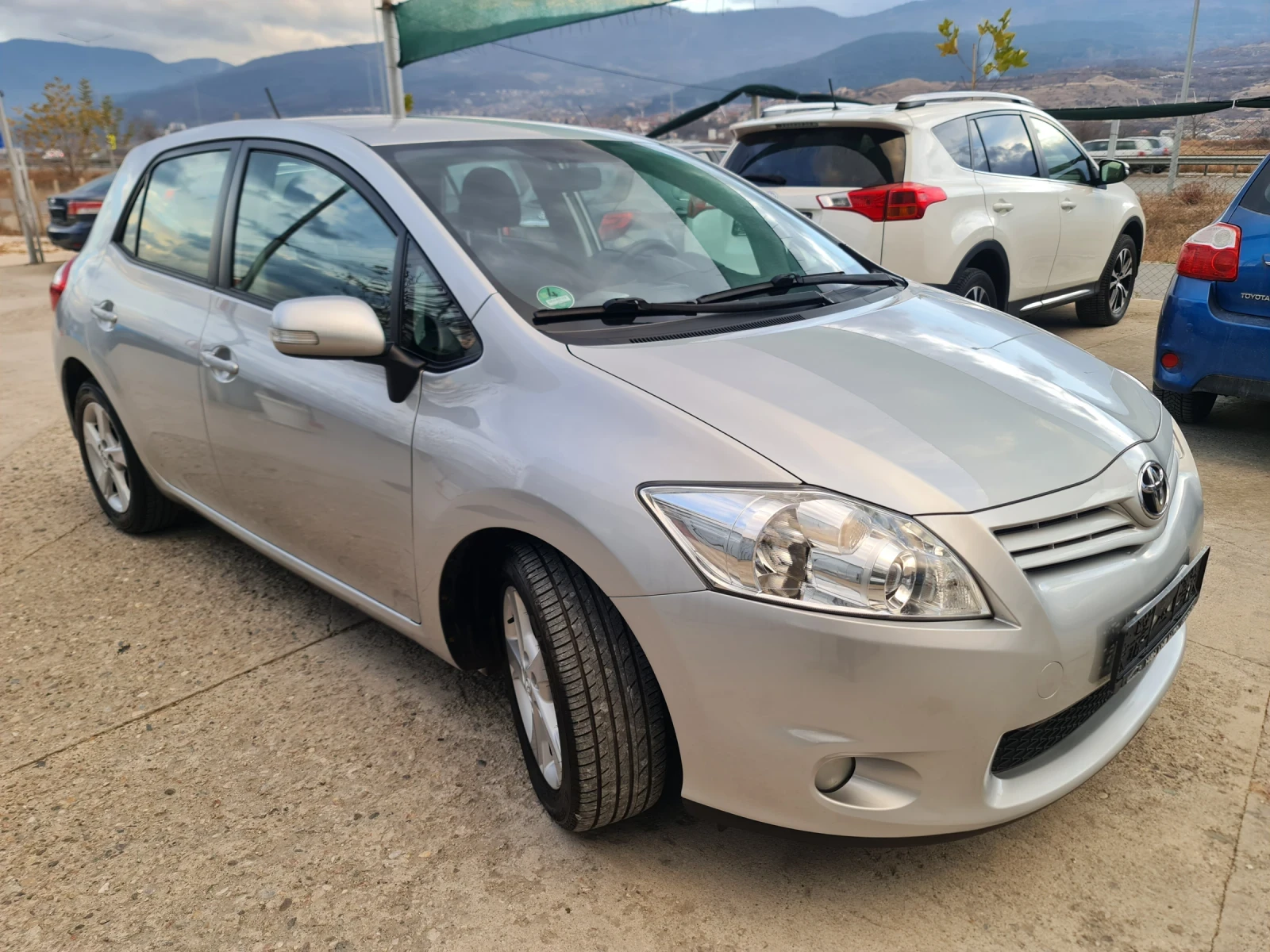 Toyota Auris 1.6 VVTI FaceLift Климатроник Парктроник Евро 5 - изображение 3