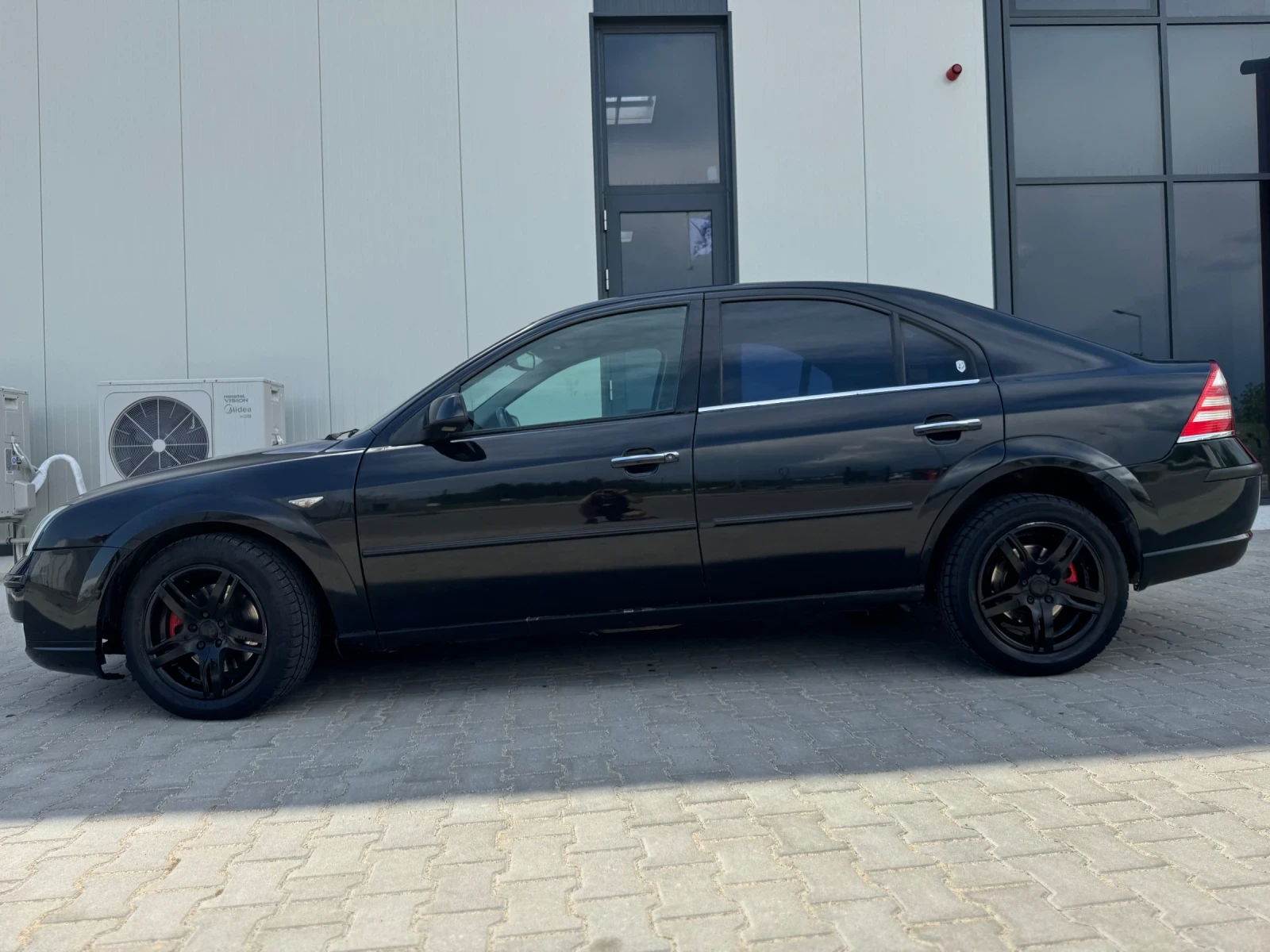 Ford Mondeo 2.2TDCI - изображение 2