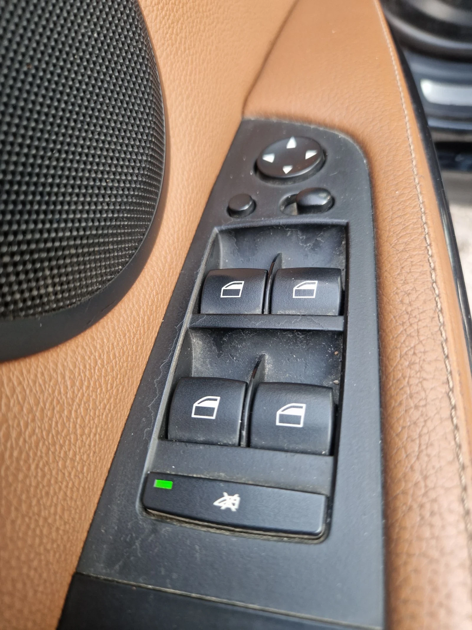 BMW 320 FACE Full M-pak Leder Navi Panorama , снимка 16 - Автомобили и джипове - 53534580