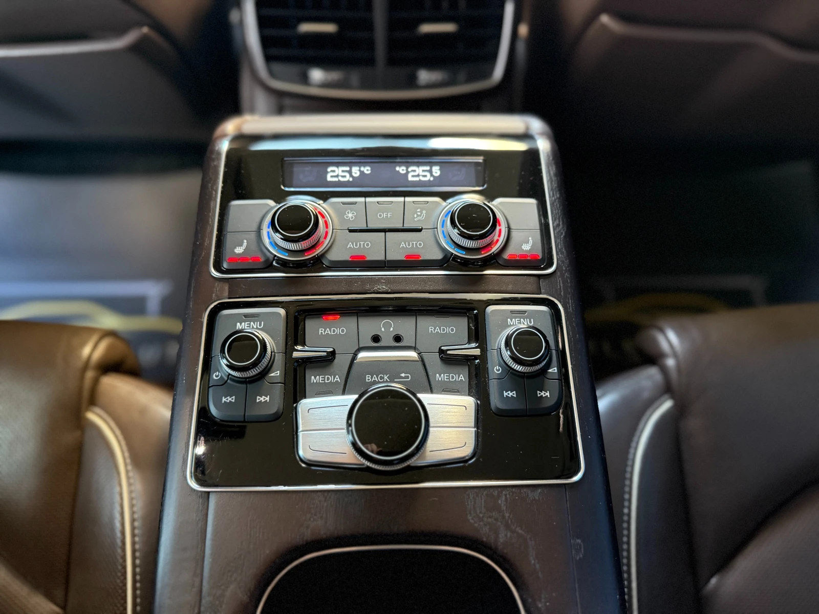 Audi S8 6 МЕСЕЦА ГАРАНЦИЯ/520к.с. Всички Екстри - изображение 9