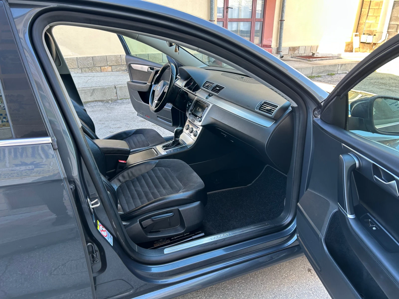 VW Passat 1.4TSI DSG HIGHLINE, снимка 11 - Автомобили и джипове - 53747991