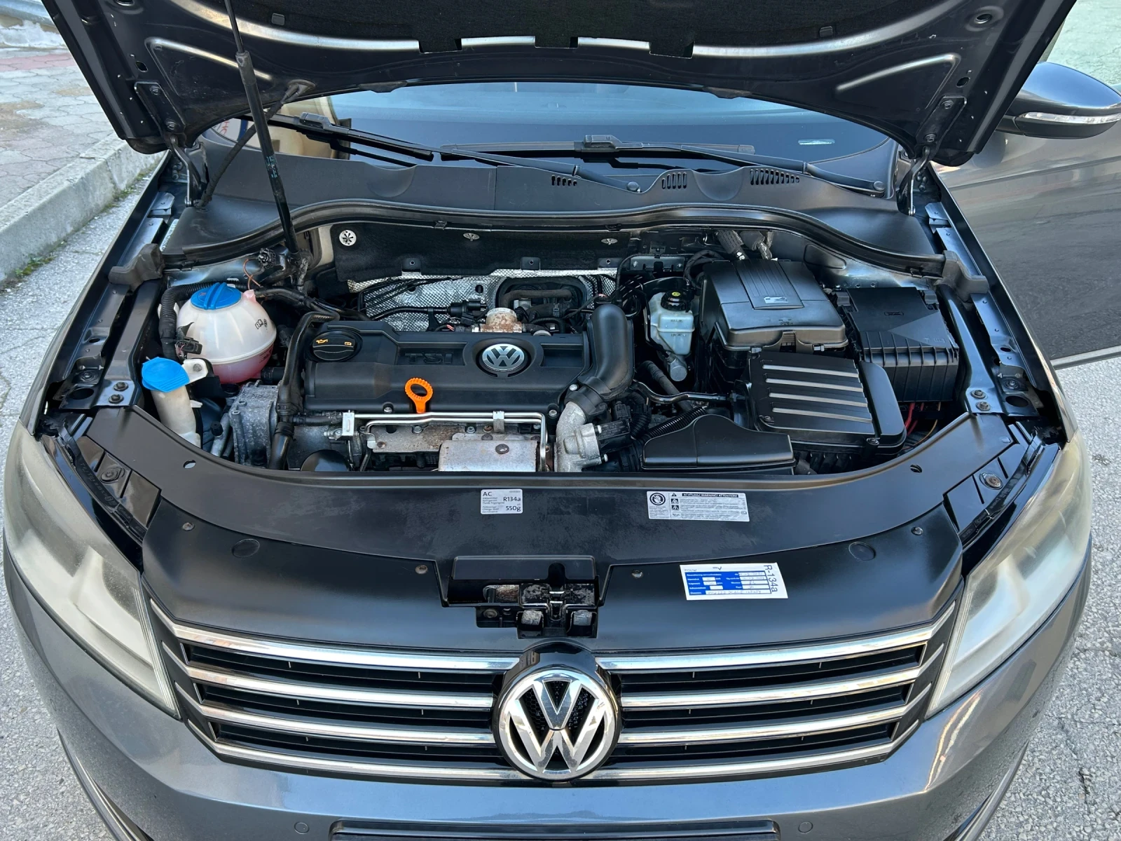 VW Passat 1.4TSI DSG HIGHLINE, снимка 16 - Автомобили и джипове - 53747991