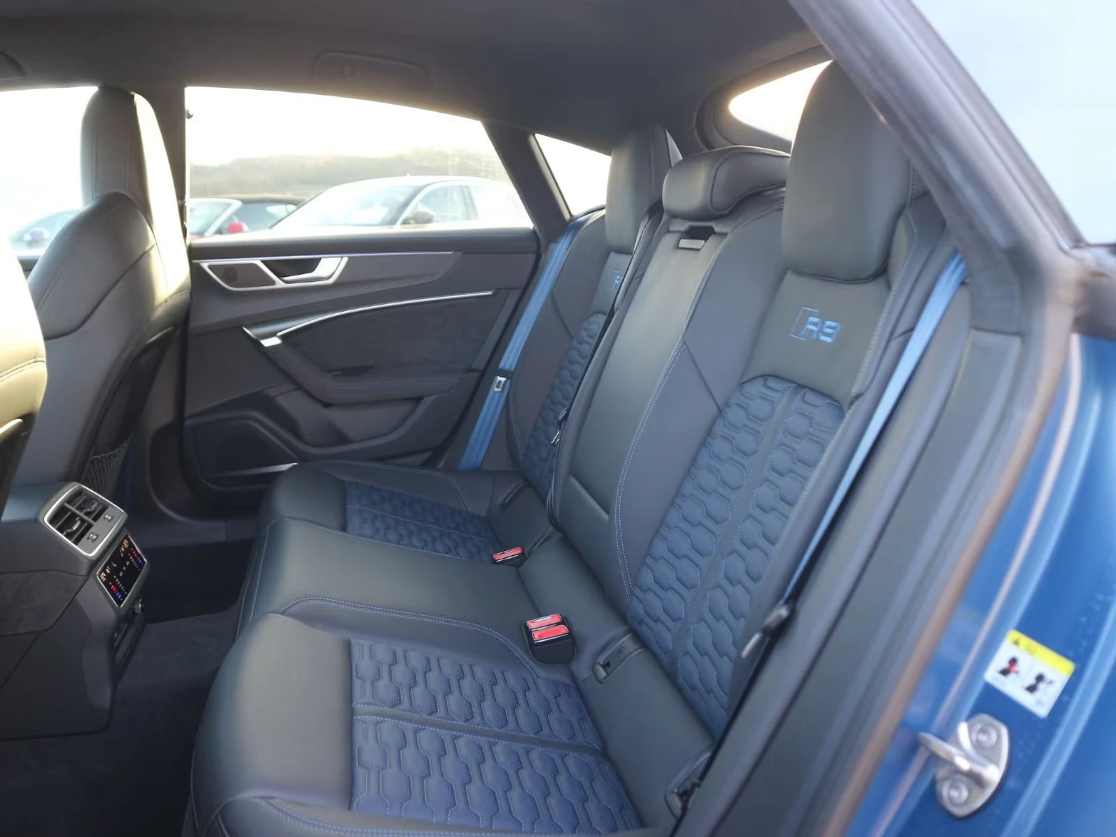 Audi Rs7 4.0TFSI/630HP/PERFORMANC/QUATTRO/360/LASER/22/119z, снимка 14 - Автомобили и джипове - 53768093