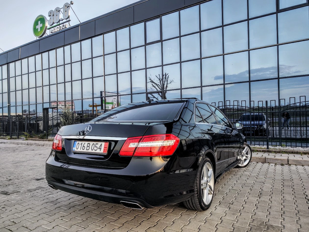Mercedes-Benz E 350 * AMG* 4-MATIC* PANORAMA* FULL, снимка 7 - Автомобили и джипове - 53977995