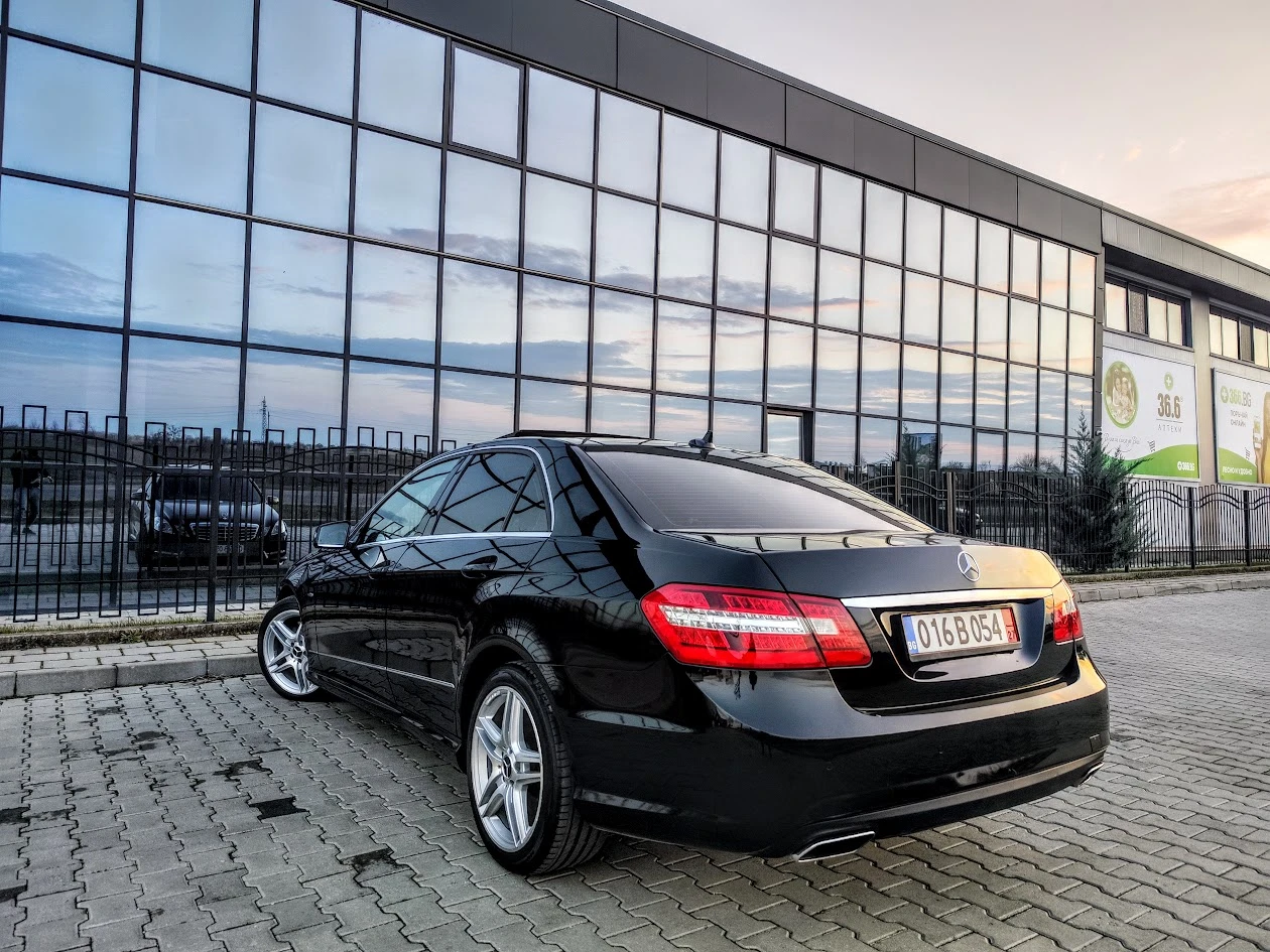 Mercedes-Benz E 350 * AMG* 4-MATIC* PANORAMA* FULL, снимка 4 - Автомобили и джипове - 53977995