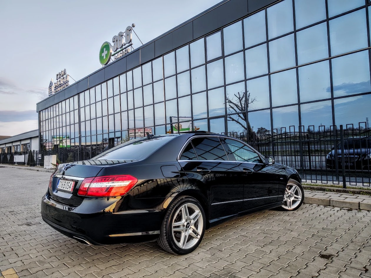 Mercedes-Benz E 350 * AMG* 4-MATIC* PANORAMA* FULL, снимка 2 - Автомобили и джипове - 53977995