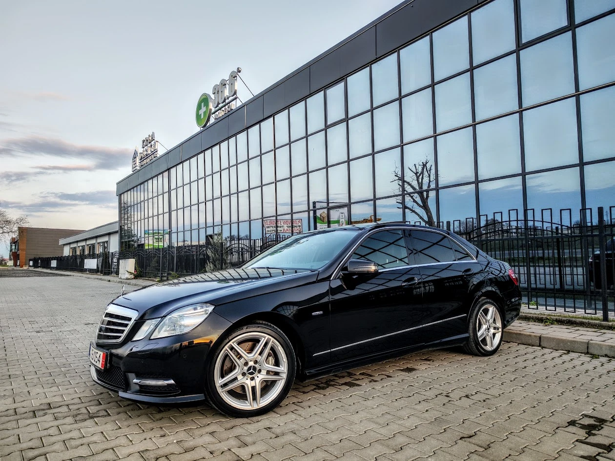 Mercedes-Benz E 350 * AMG* 4-MATIC* PANORAMA* FULL, снимка 6 - Автомобили и джипове - 53977995