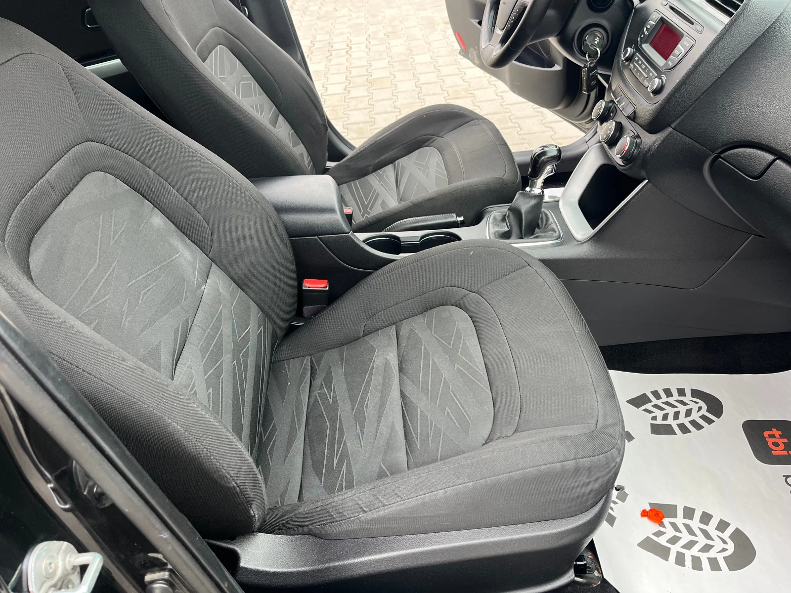 Kia Ceed 1.6 Diesel 110k.c, снимка 8 - Автомобили и джипове - 54144567