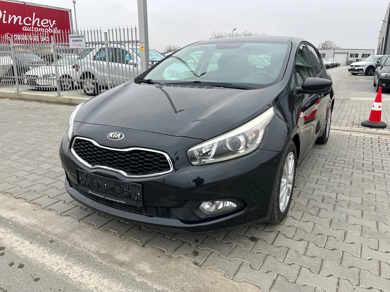 Kia Ceed 1.6 Diesel 110k.c, снимка 2 - Автомобили и джипове - 54144567