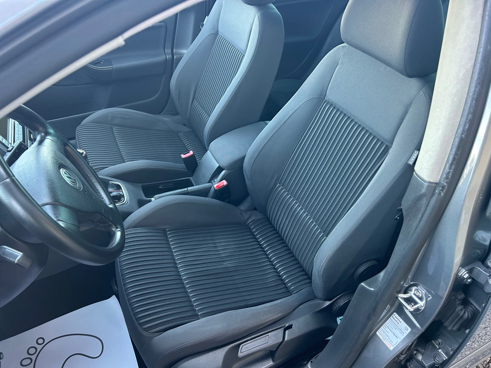VW Golf 2.0 TDI, снимка 10 - Автомобили и джипове - 54607573