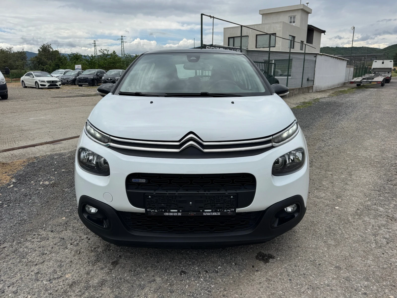 Citroen C3 1.2i * NAVI* SERVICE* , снимка 2 - Автомобили и джипове - 54652107