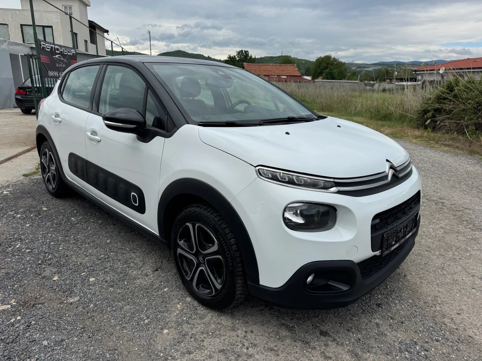 Citroen C3 1.2i * NAVI* SERVICE* , снимка 3 - Автомобили и джипове - 54652107