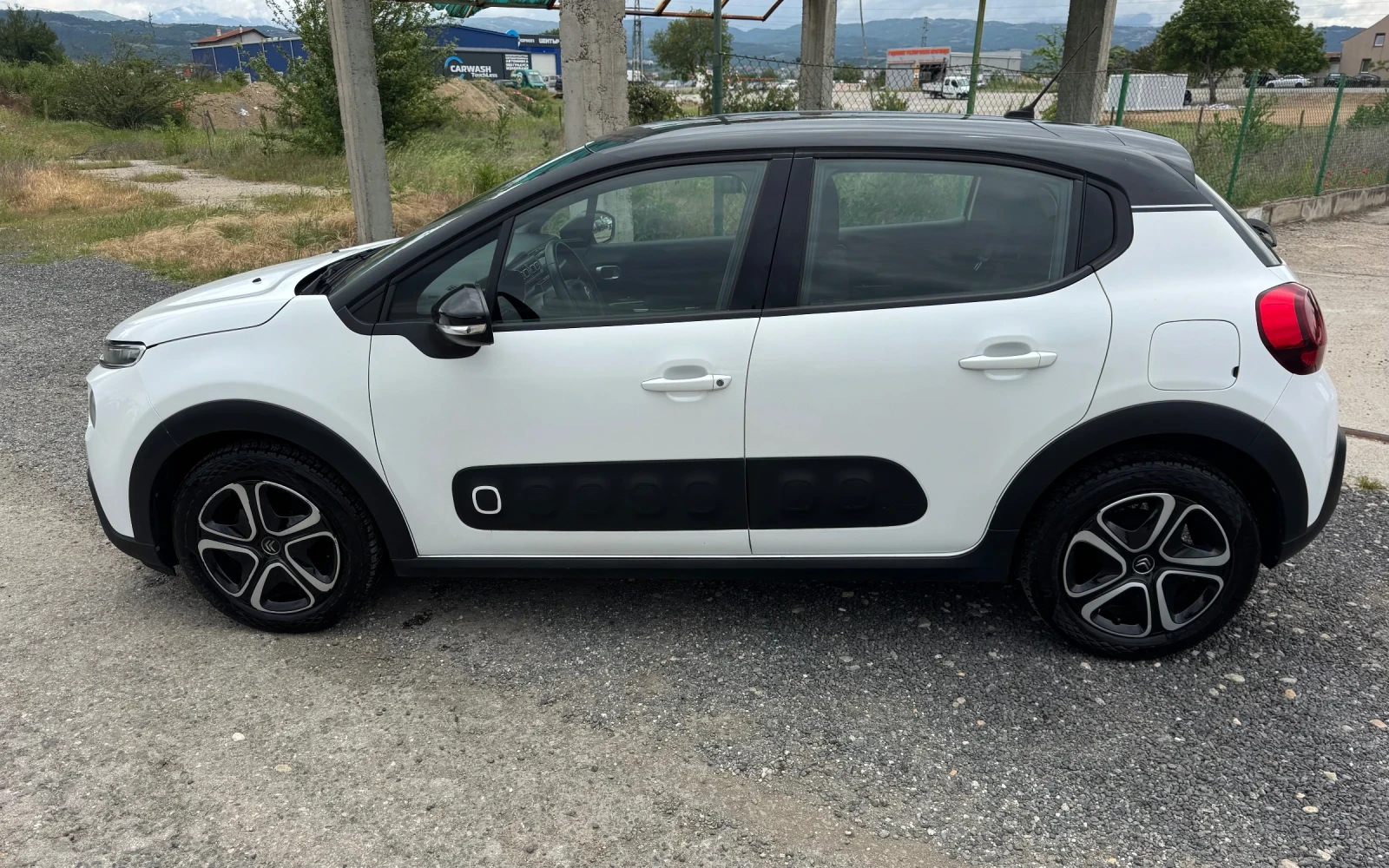 Citroen C3 1.2i * NAVI* SERVICE* , снимка 8 - Автомобили и джипове - 54652107