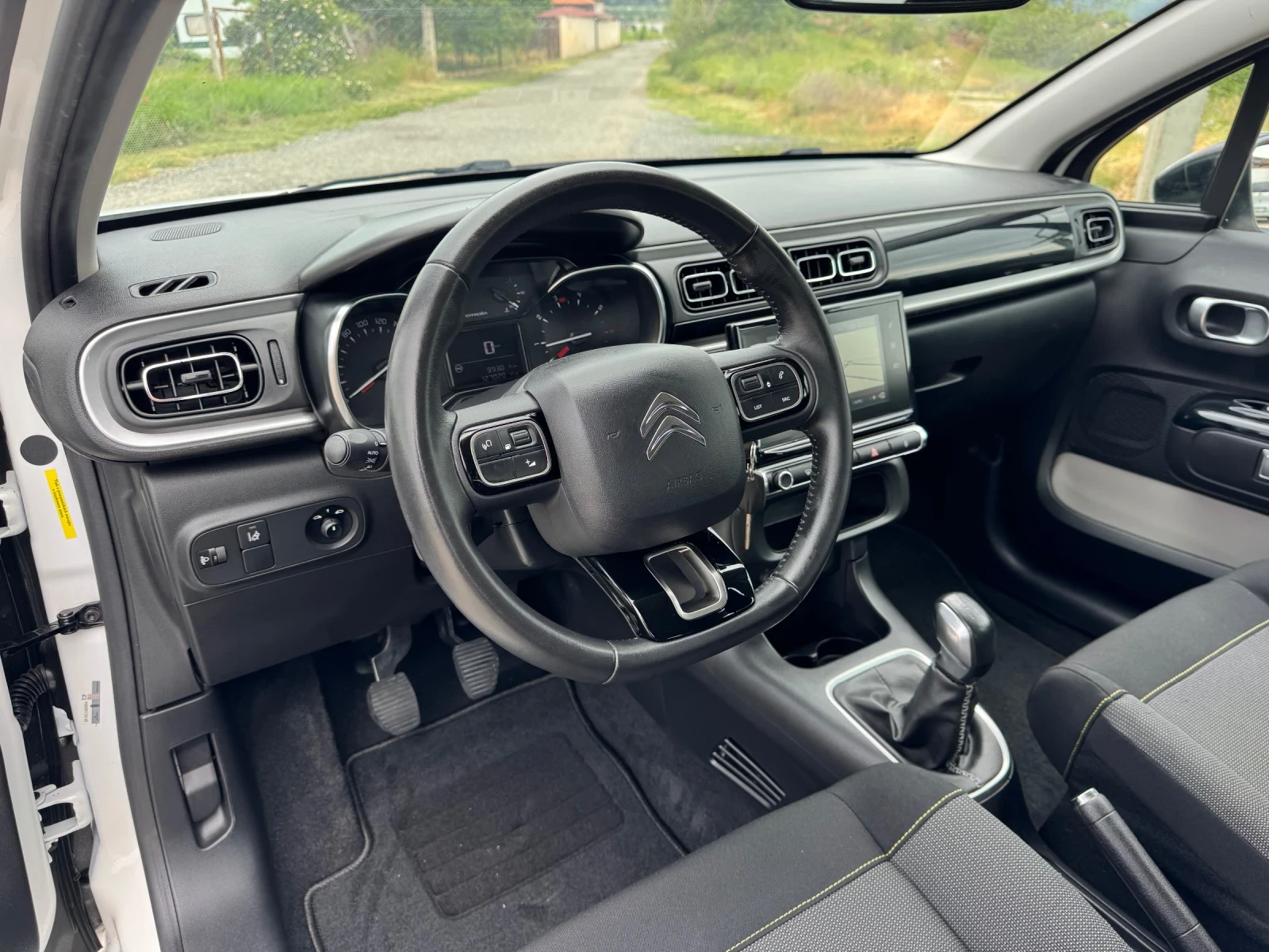 Citroen C3 1.2i * NAVI* SERVICE* , снимка 9 - Автомобили и джипове - 54652107