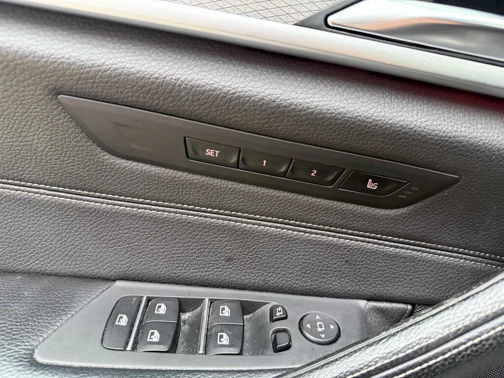 BMW 530 i xDrive* M-PACK* 360 CAM* DISTRONIC* КРАЙНА ЦЕНА*, снимка 13 - Автомобили и джипове - 54714562