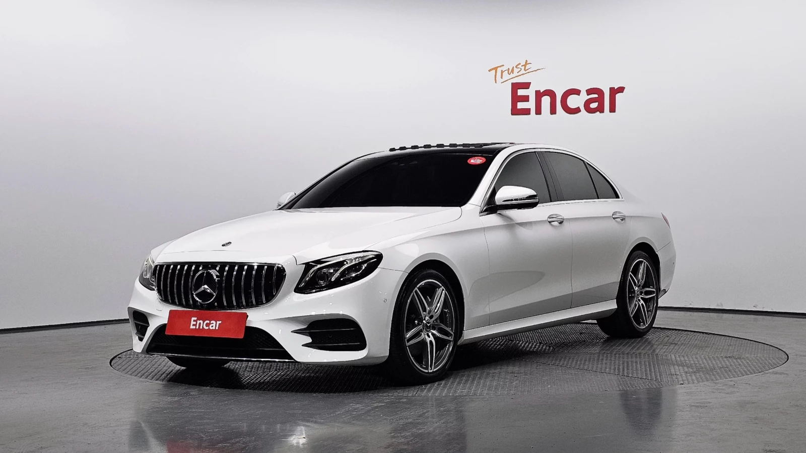 Mercedes-Benz E 300 АВТОКРЕДИТ* АMG OPTIC* BURMASTER* HEAD-UP* 360* 