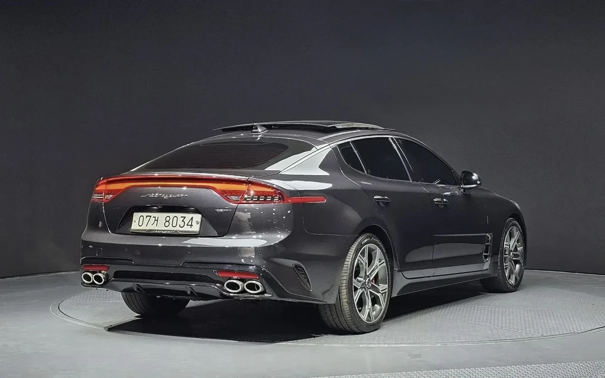 Kia Stinger 3.3T Cam360* Disi, panorama, Обдухване, HeadUp, снимка 2 - Автомобили и джипове - 54954176