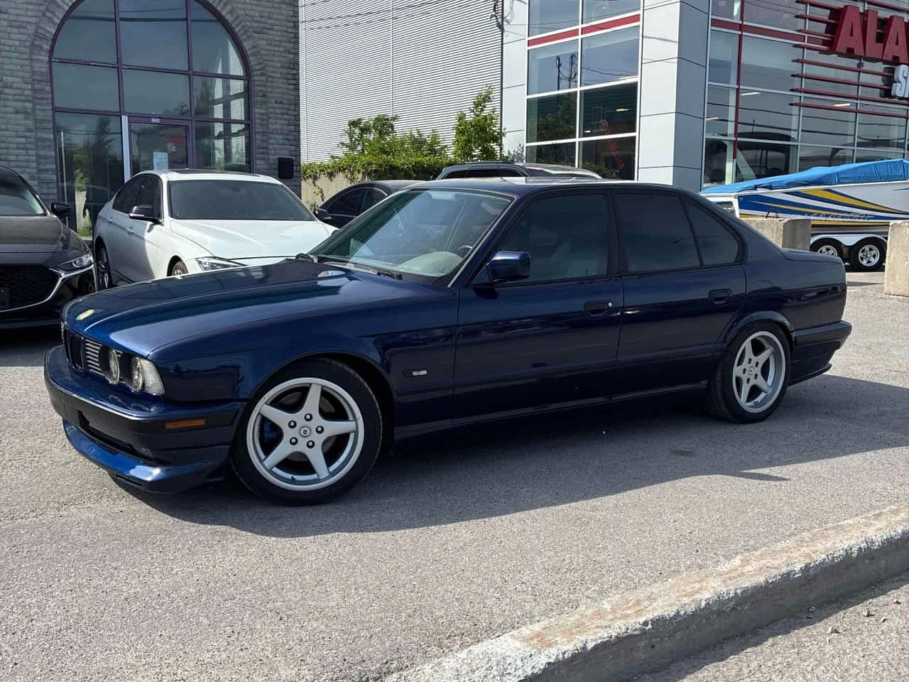 BMW 535 ЗАДНО ПРЕДАВАНЕ* FULL M PACK* ЛИЦЕНЗИРАН ПРОДАВАЧ*, снимка 3 - Автомобили и джипове - 54969641