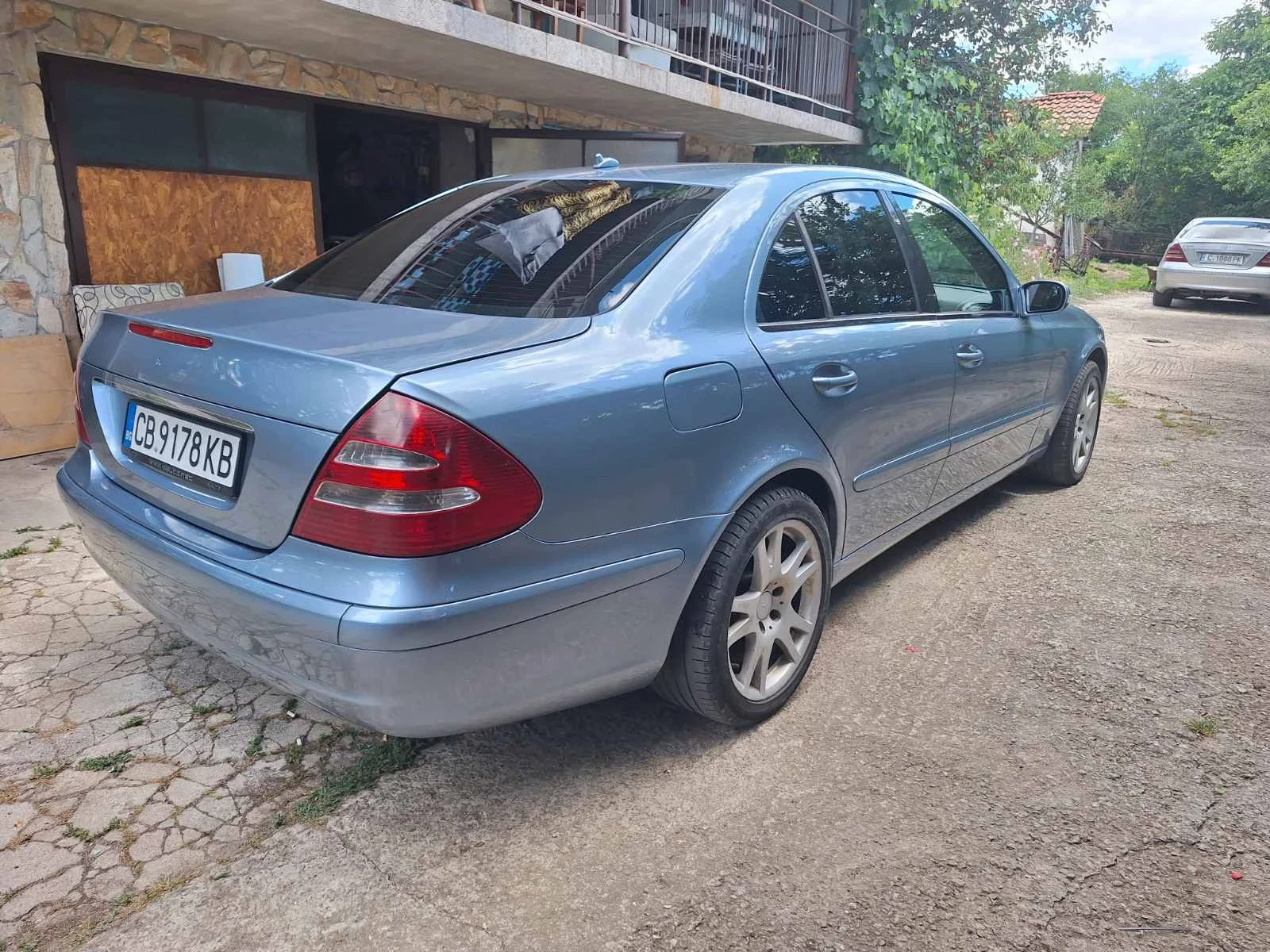 Mercedes-Benz E 200, снимка 3 - Автомобили и джипове - 55507804
