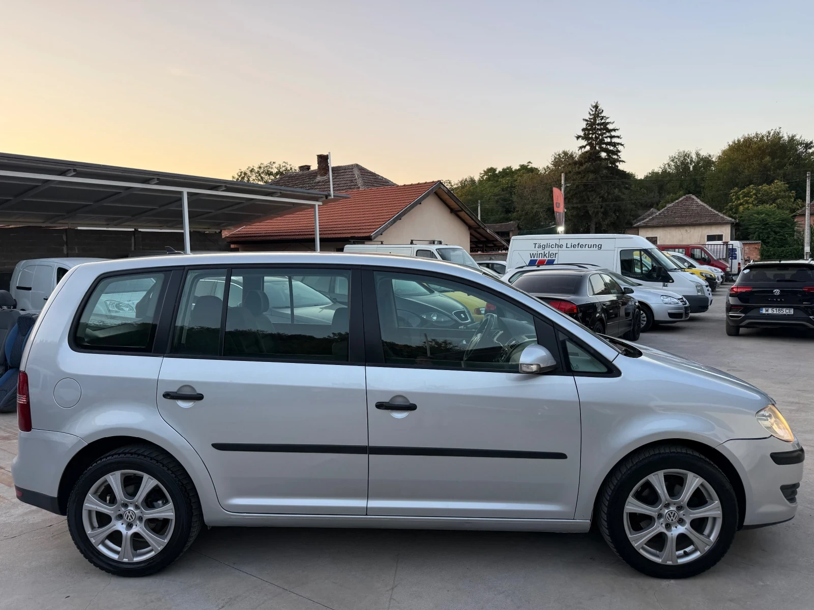 VW Touran 1.9TDI 2 БРОЯ НАЛИЧНИ, снимка 4 - Автомобили и джипове - 55564269