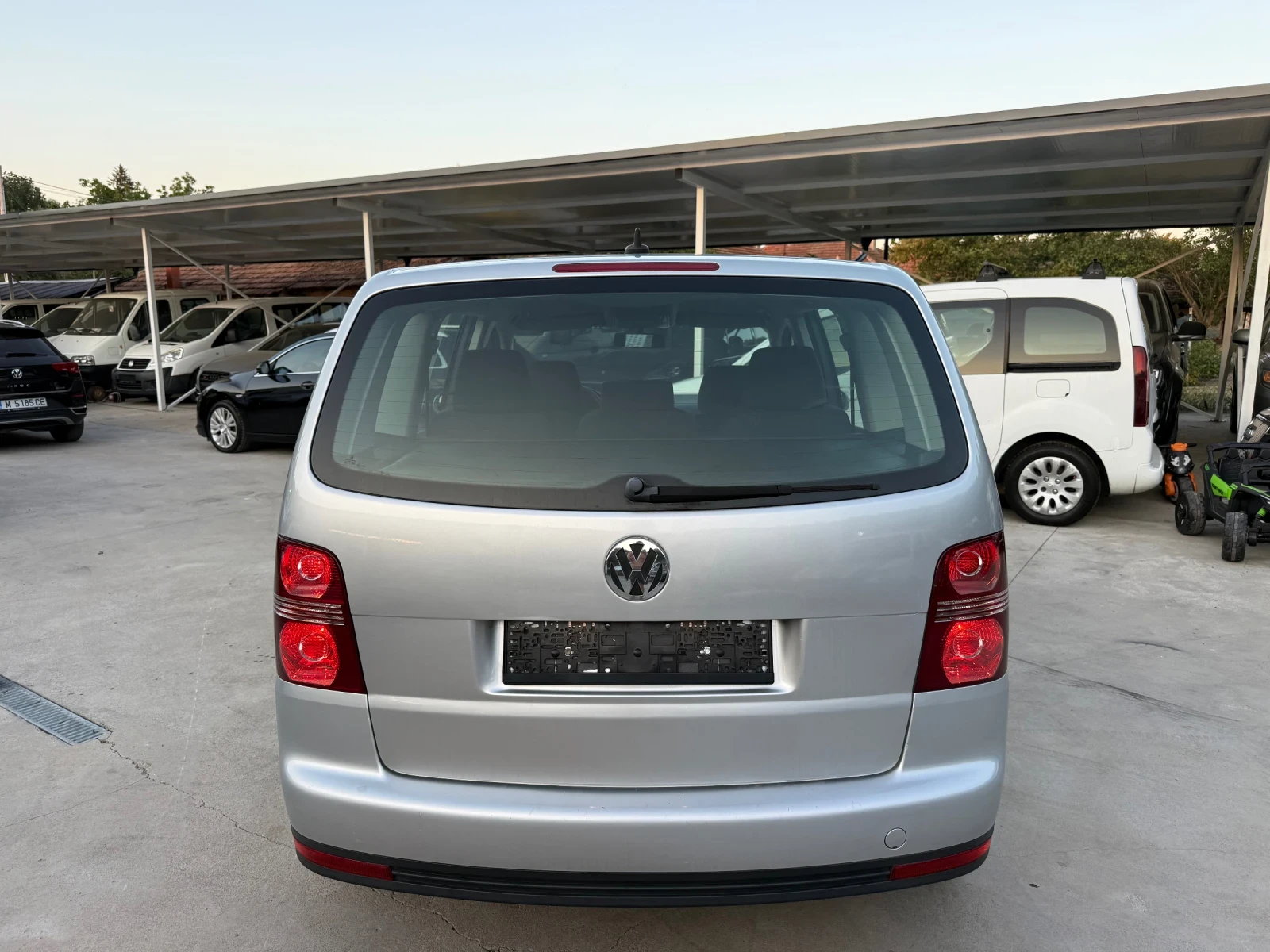 VW Touran 1.9TDI 2 БРОЯ НАЛИЧНИ, снимка 6 - Автомобили и джипове - 55564269