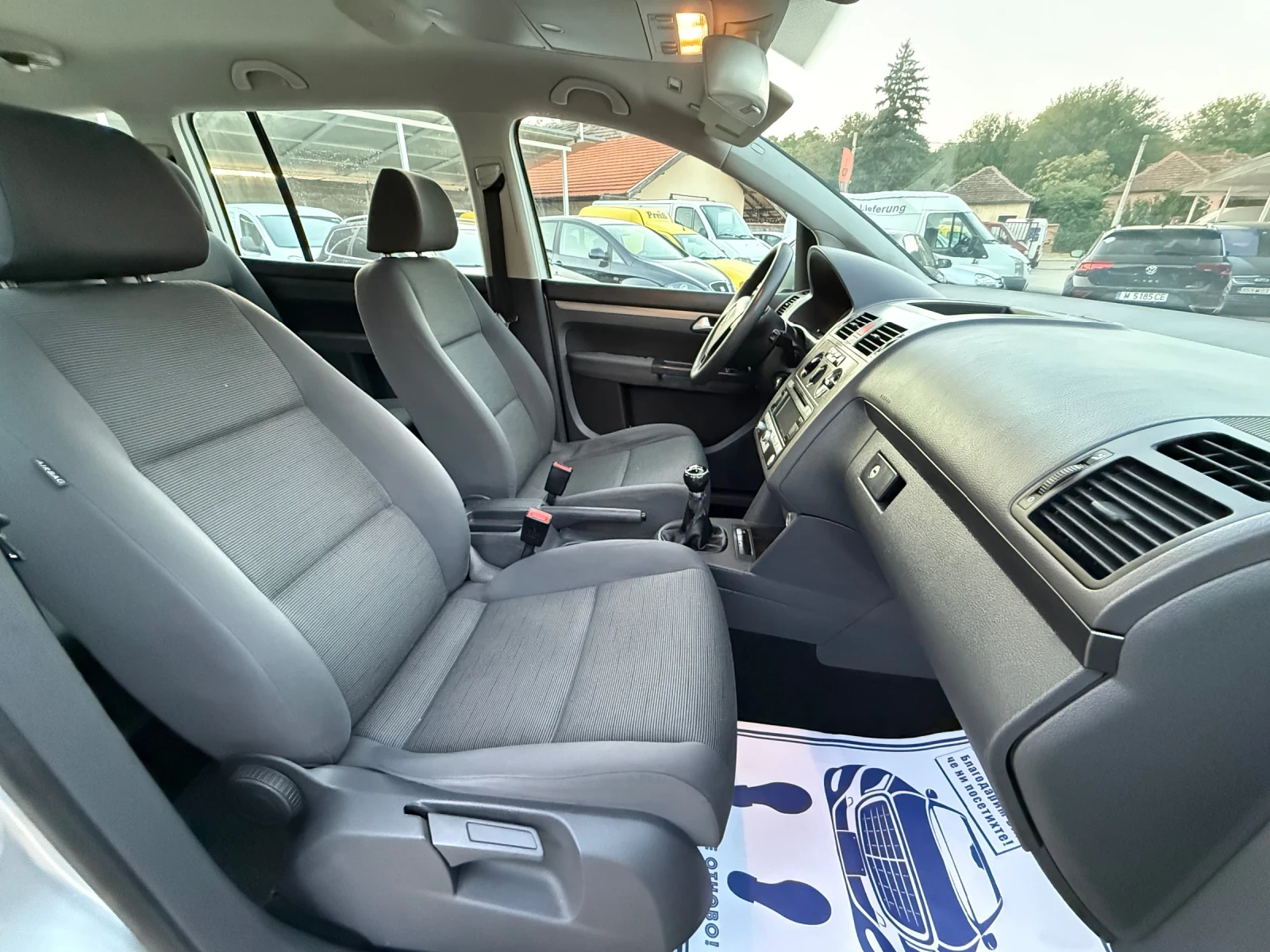 VW Touran 1.9TDI 2 БРОЯ НАЛИЧНИ, снимка 11 - Автомобили и джипове - 55564269