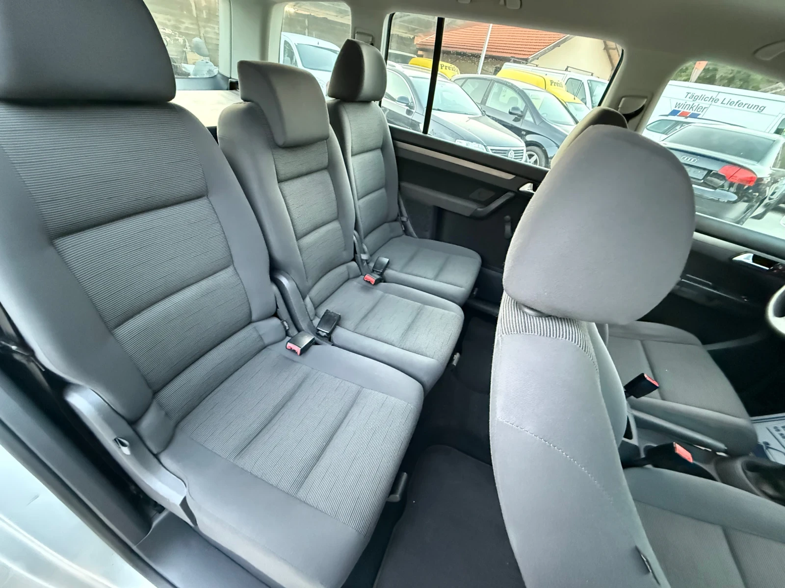 VW Touran 1.9TDI 2 БРОЯ НАЛИЧНИ, снимка 13 - Автомобили и джипове - 55564269