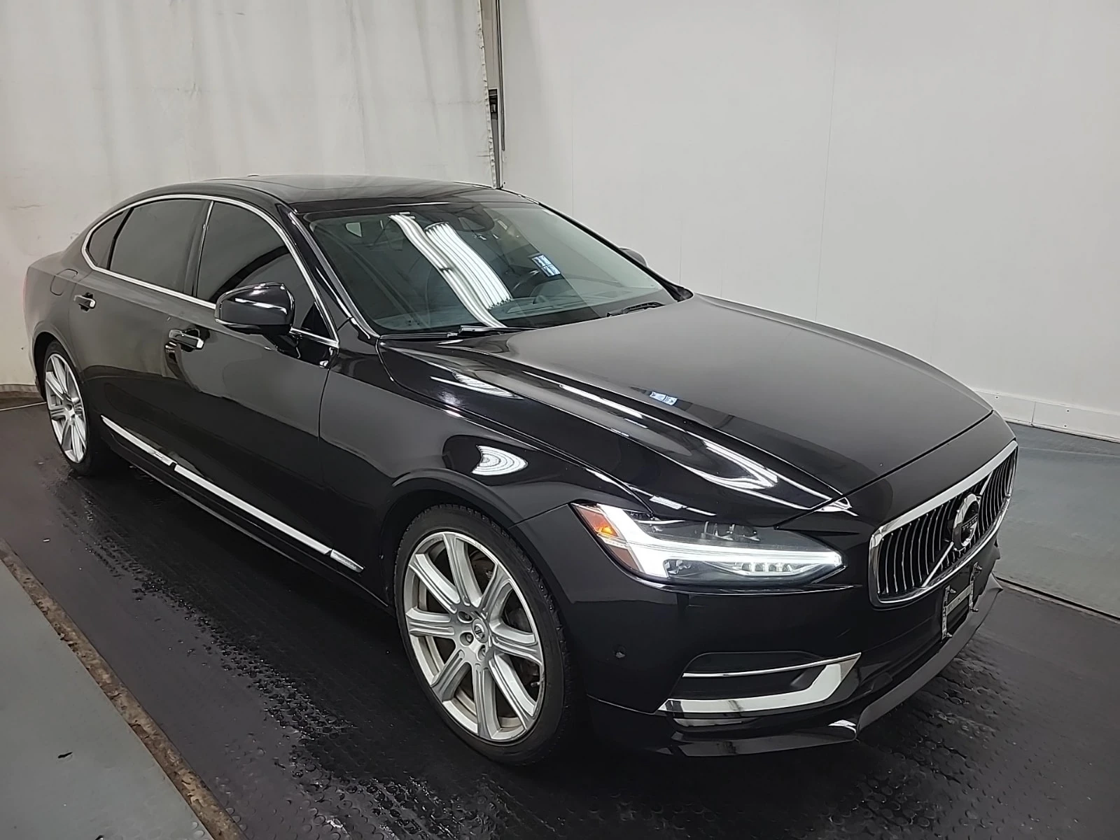 Volvo S90  INSCRIPTION / HUD / B&O / DIS / 360 / MEMORY, снимка 2 - Автомобили и джипове - 56073341
